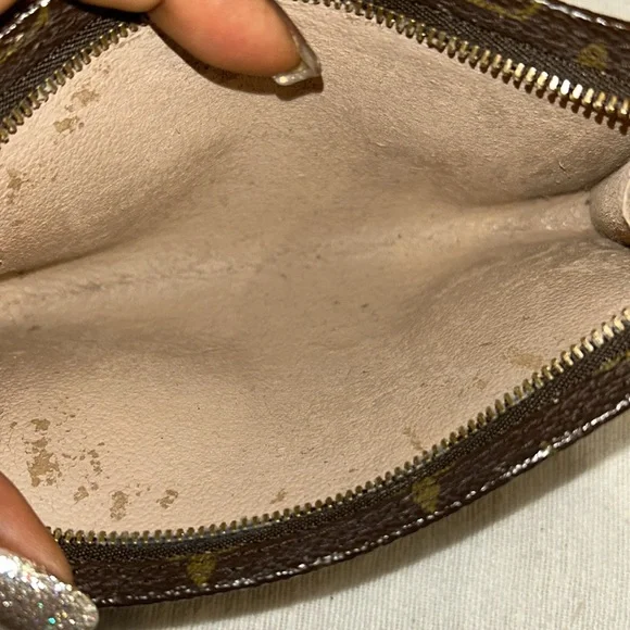 Louis Vuitton Toiletry Makeup Pouch - Picture 9 of 10